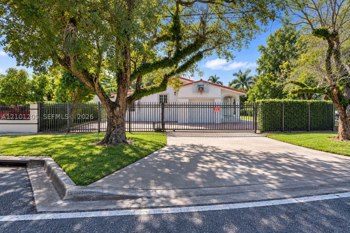 Photo 1 of 41 — 371 SW 29th Rd, Miami, FL 33129