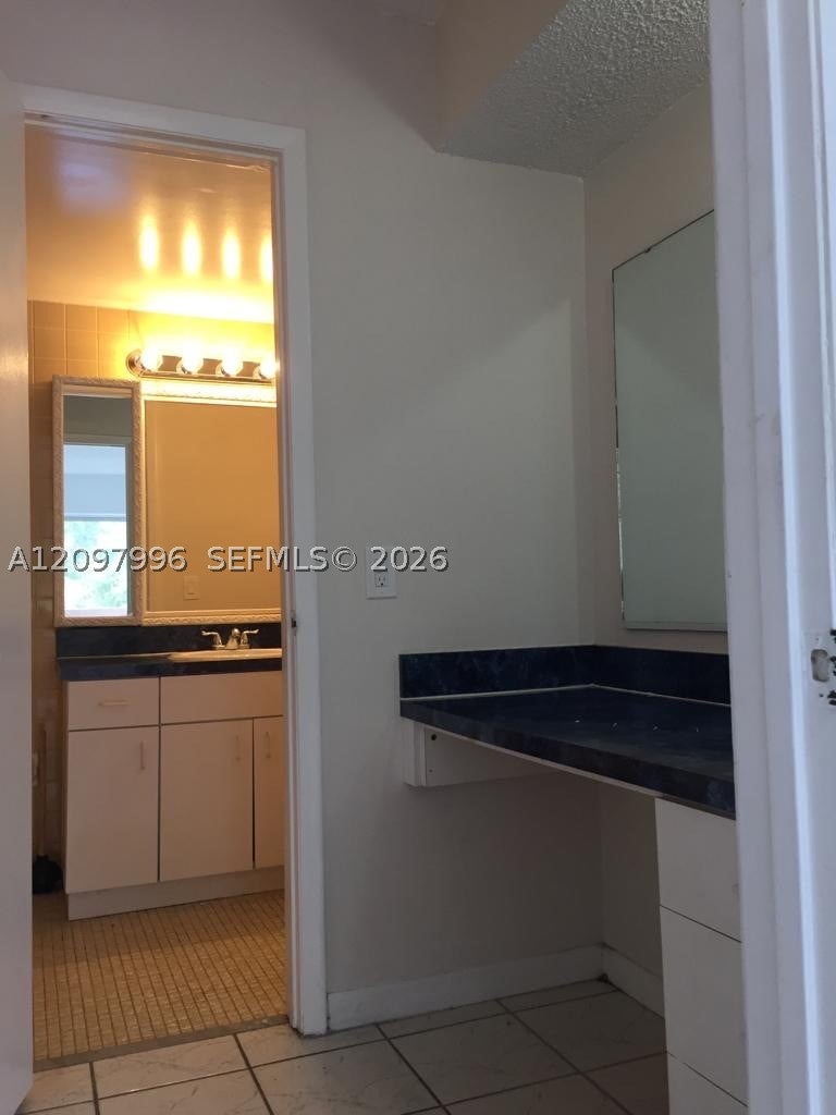 400 NE 18th Ave 202