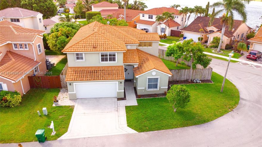 Welcome to your new home—let me get you the keys.
Spacious 4-bedroom, 3-bath single-family corner home in a desirable gated community with low HOA and 3 large community pools.
The layout features a large walk-in closet, Florida room, and a nice-sized yard—perfect for relaxing or entertaining.
Home can be sold furnished, making it a great move-in ready opportunity.
Schedule your private tour today!