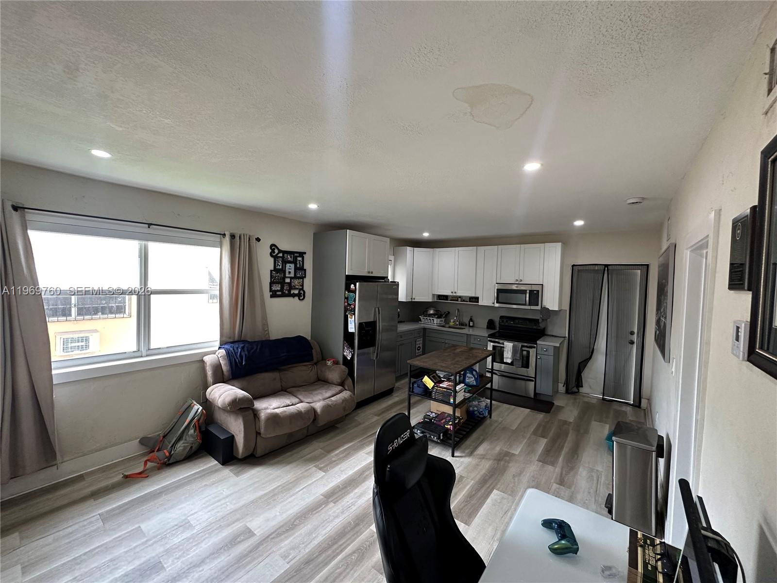 BISCAYNE BLVD PARK - Residential Lease