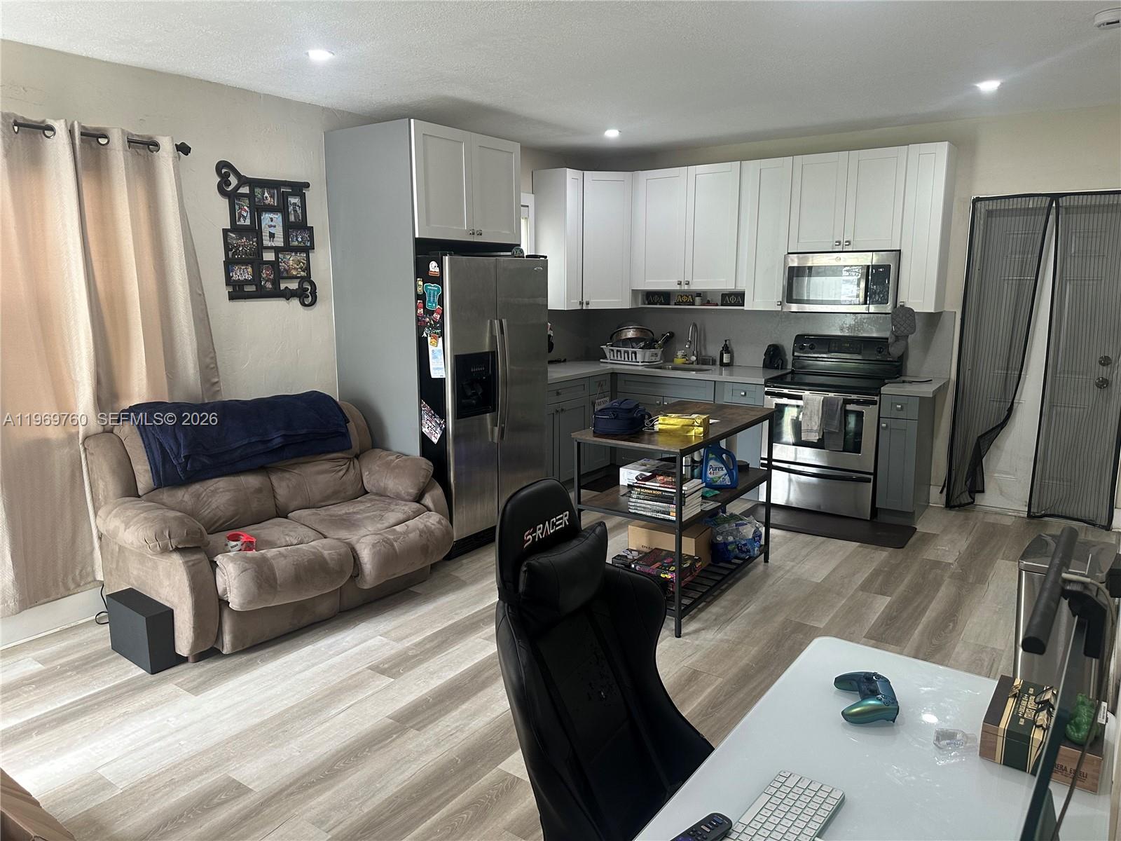 BISCAYNE BLVD PARK - Residential Lease