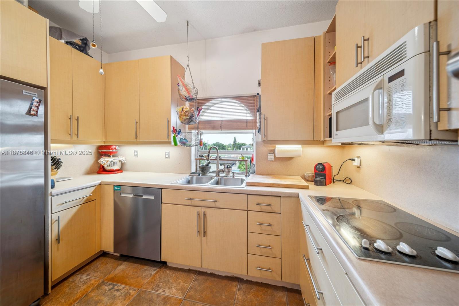 MEDITERRANEAN CONDO - Residential Lease