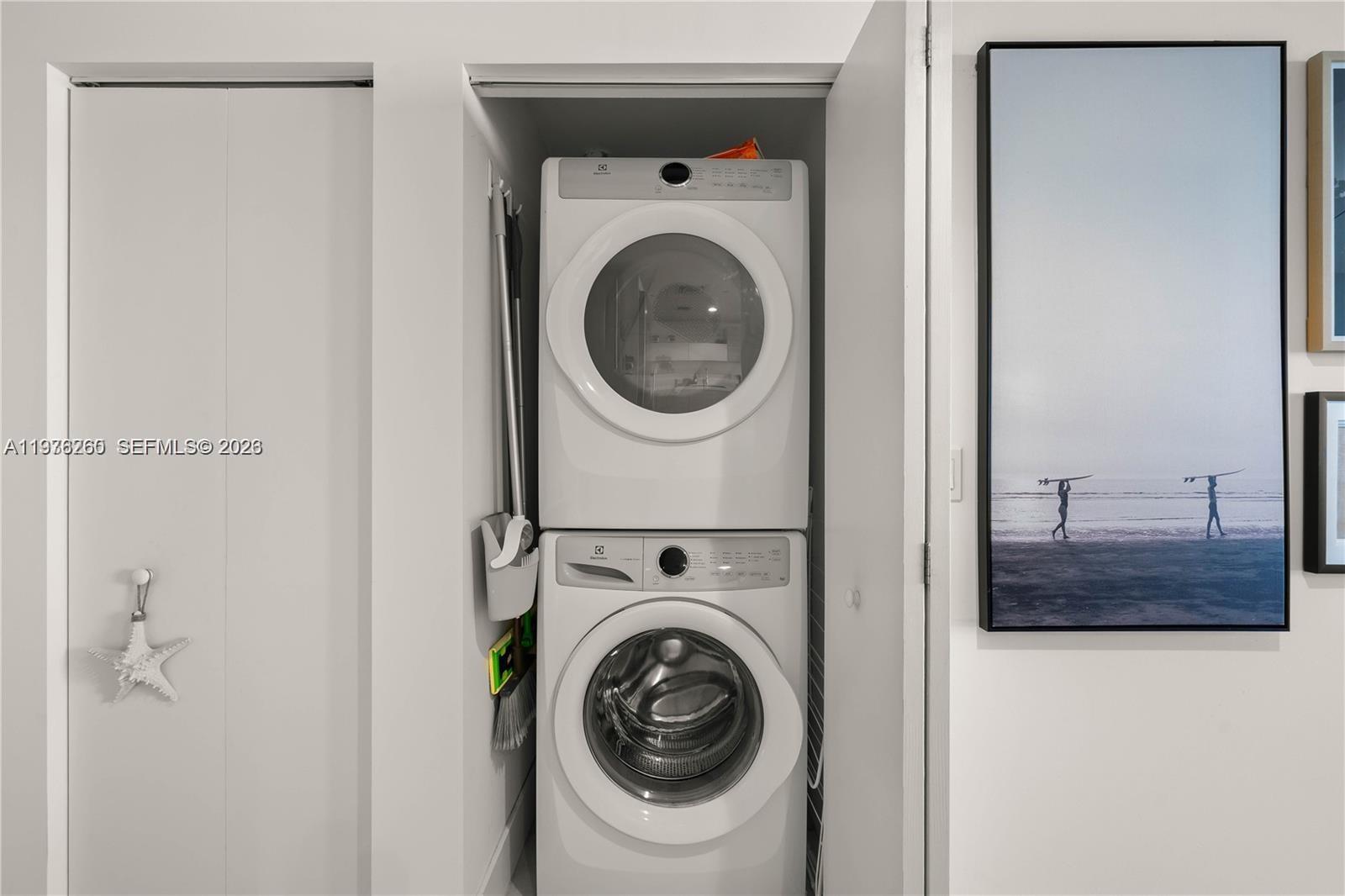 THE HARBOUR NORTH CONDO - Residential Lease