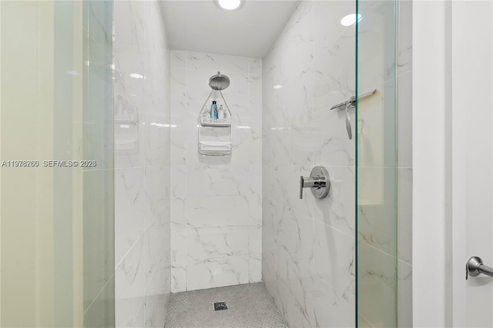 THE HARBOUR NORTH CONDO - Residential Lease