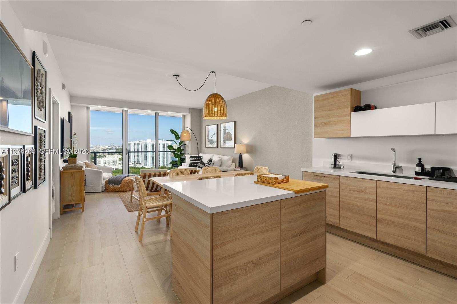 THE HARBOUR NORTH CONDO - Residential Lease