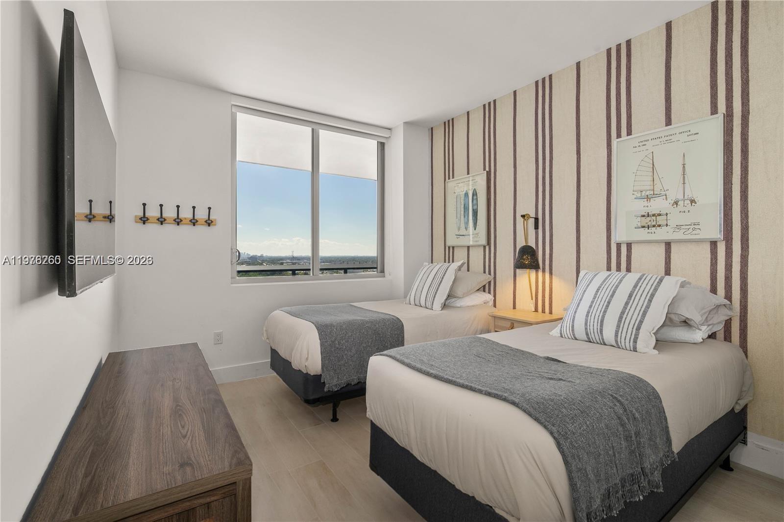 THE HARBOUR NORTH CONDO - Residential Lease