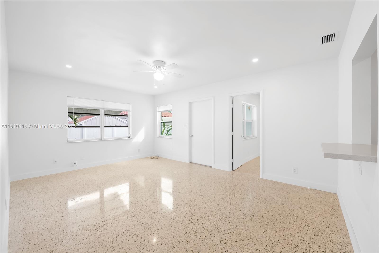 HOLLYWOOD SOUTH SIDE ADD - Residential Lease