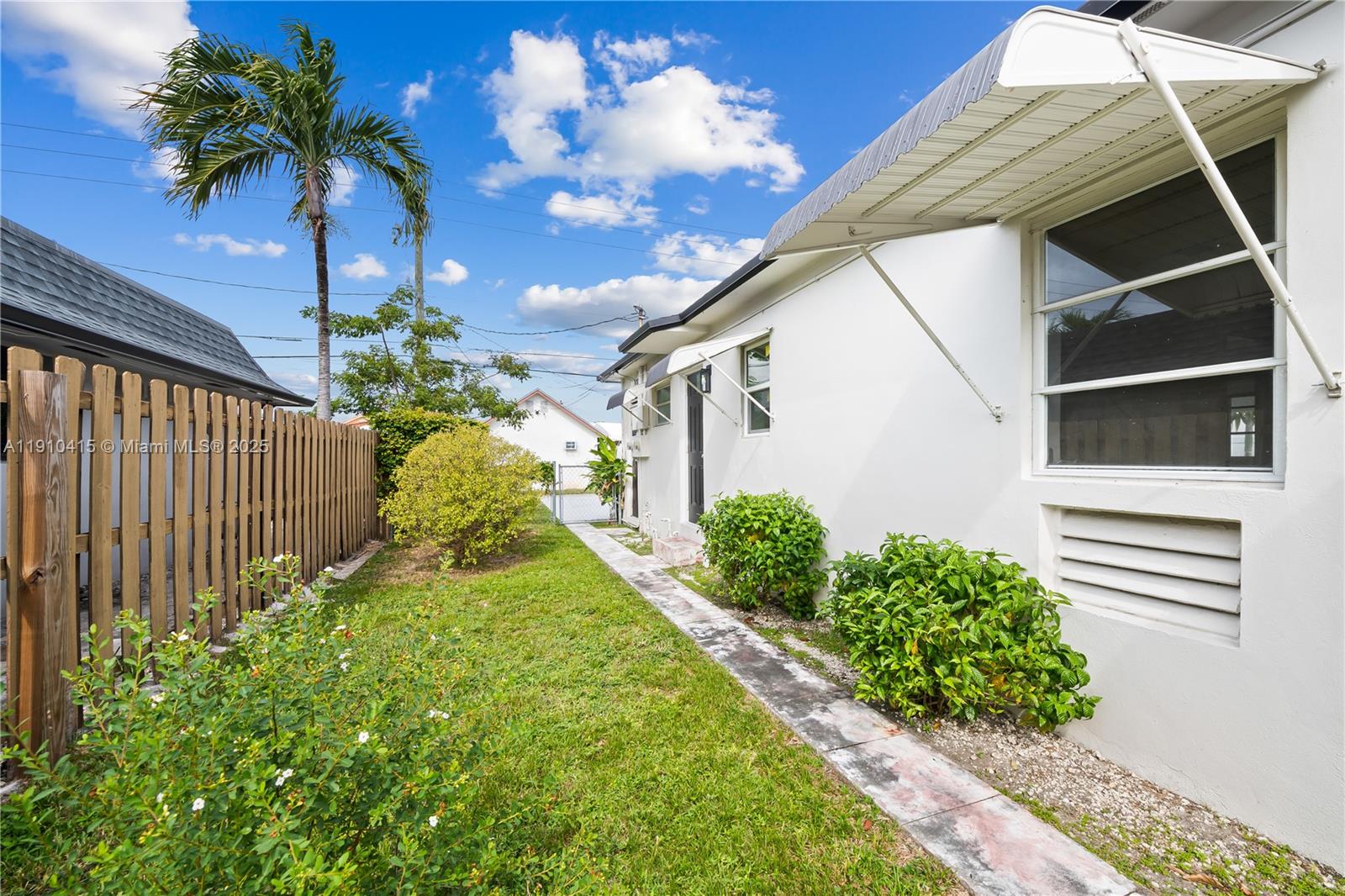 HOLLYWOOD SOUTH SIDE ADD - Residential Lease