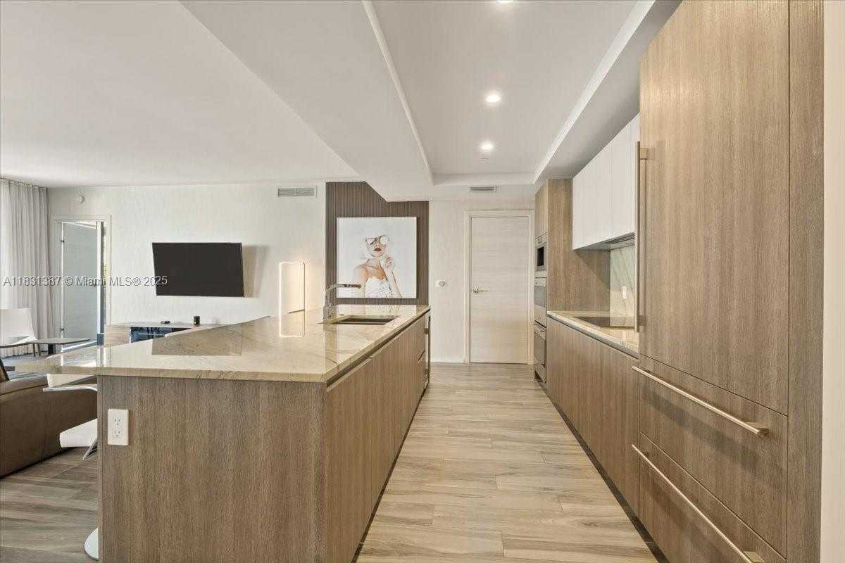 Limitless living awaits in this expansive 2-bd, 4-bath with a versatile office and den, offering over 2,000 sq ft of thoughtfully designed space. Perfect for families and entertaining, the open layout features a spacious living and dining area, and a large kitchen ideal for gatherings. Enjoy comfort and flexibility in a home that blends style and function. Located in the most prime area of brickell. A luxury building with top-tier amenities, this property delivers both elegance and convenience in a premier setting. The unit is currently rented until August 22,2025.