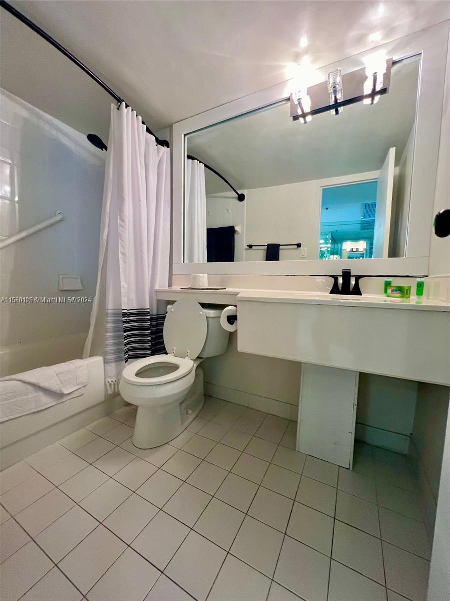 THE AVENTURA BEACH CLUB CO - Residential