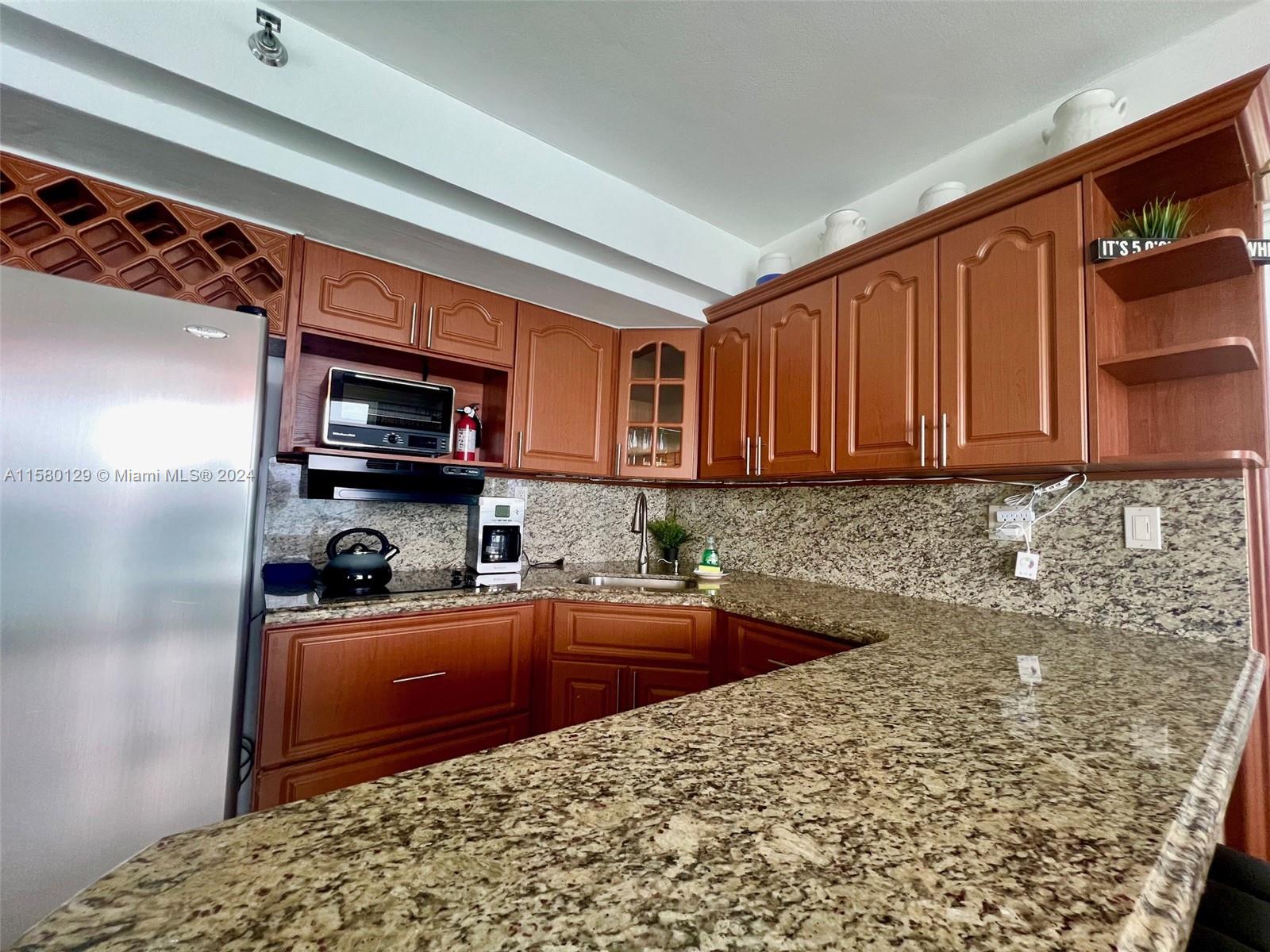 THE AVENTURA BEACH CLUB CO - Residential