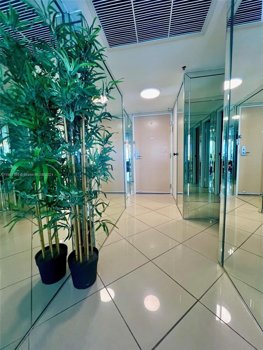 THE AVENTURA BEACH CLUB CO - Residential