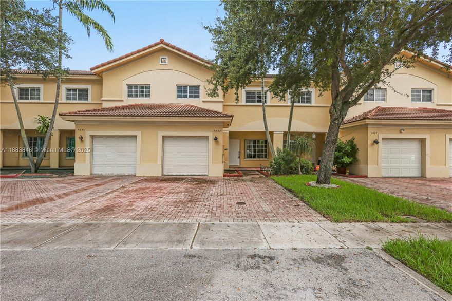 Beautiful 3-bed/2.5-bath townhome in the sought-after Stonecreek at Davie community. Home is light and bright with open floor plan, high ceilings, and wood-look porcelain tile throughout the main living areas. Upstairs you’ll find three bedrooms, including a spacious primary suite with a walk-in closet, dual sinks, shower, and tub. 
Private, fenced backyard and wood deck provides perfect space for spending time outdoors. Stonecreek is a boutique community with a low-maintenance lifestyle (exterior and landscaping care handled by HOA). Conveniently located close to shopping, dining, parks, and an easy commute to Fort Lauderdale, Hollywood, and beyond.