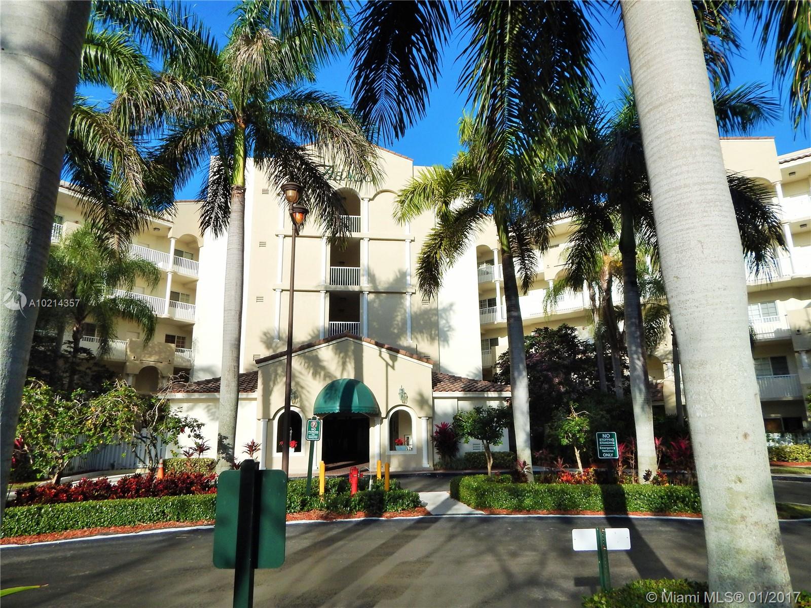BEAUTIFULL PROPERTY WITH LAKE VIEW, OPEN KITCHEN, TILED FLOORS. ENJOY DORAL ISLES CLUB HOUSE WITH MULTIPLE POOLS, GYM, SOCCER FIELD AND MUCH MORE.
