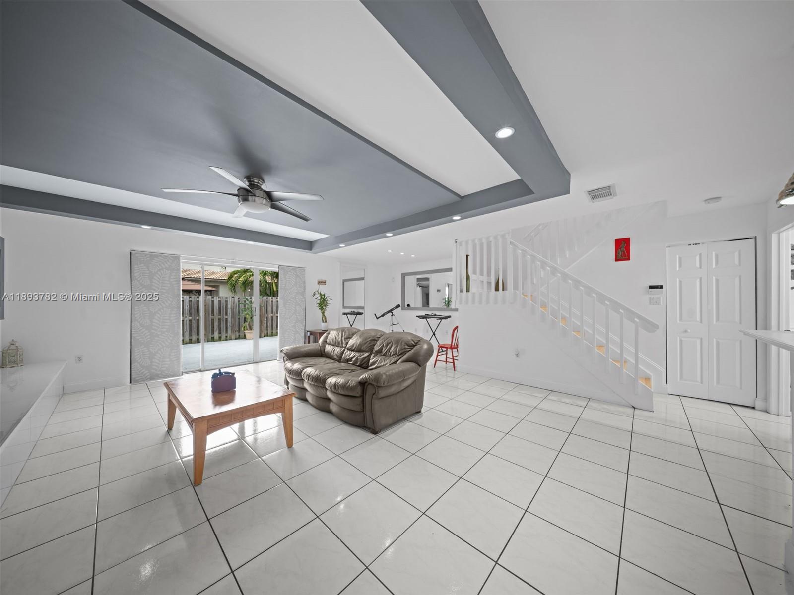 HEFTLERS LAGO MAR WEST - Residential