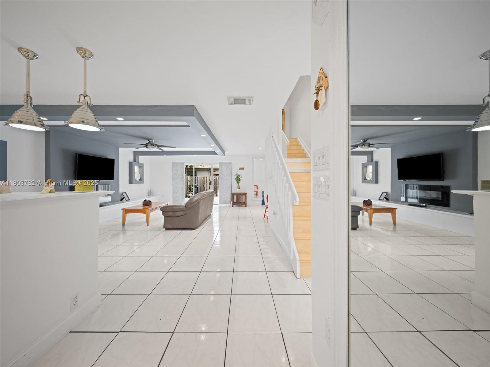 HEFTLERS LAGO MAR WEST - Residential