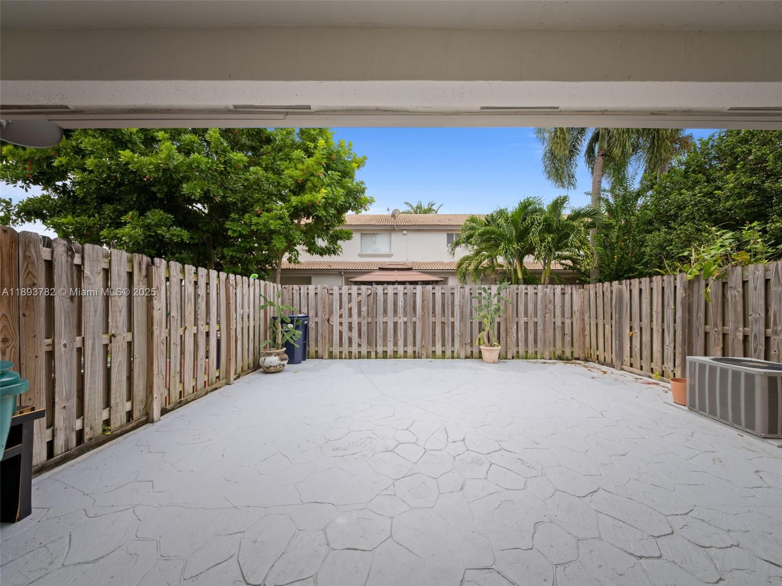 HEFTLERS LAGO MAR WEST - Residential