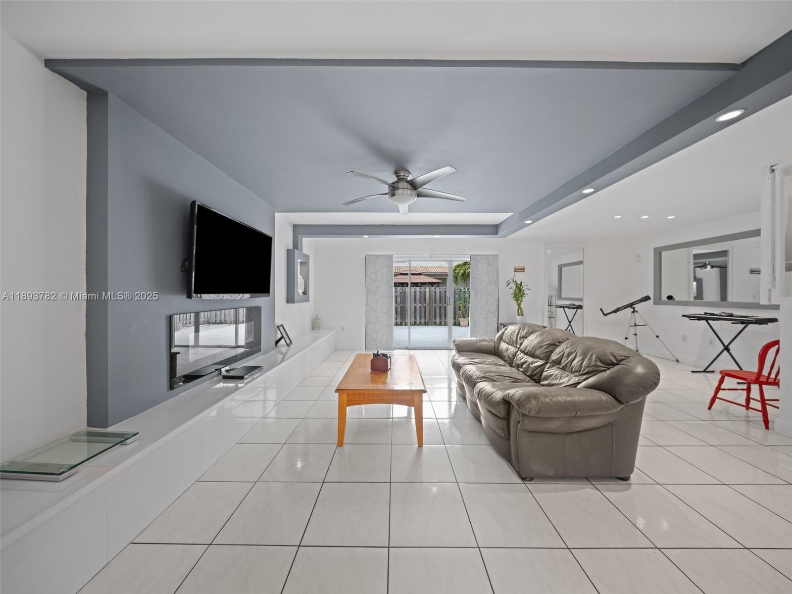 HEFTLERS LAGO MAR WEST - Residential