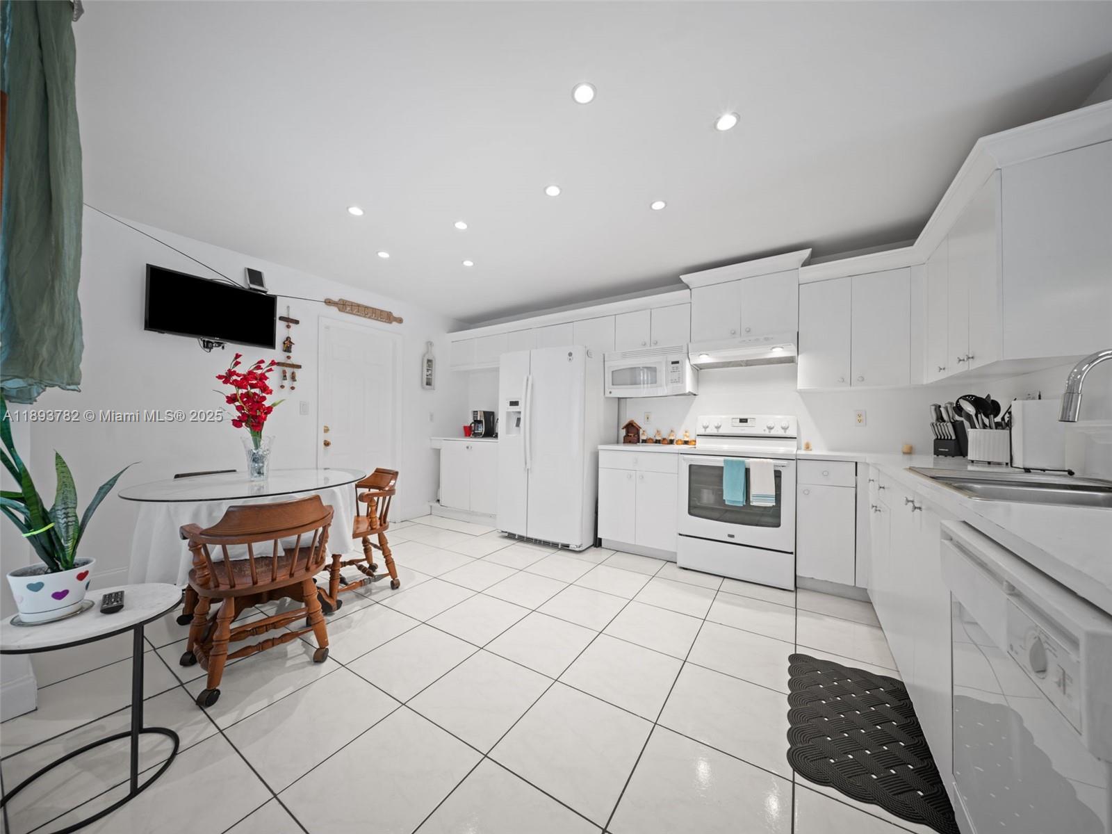 HEFTLERS LAGO MAR WEST - Residential