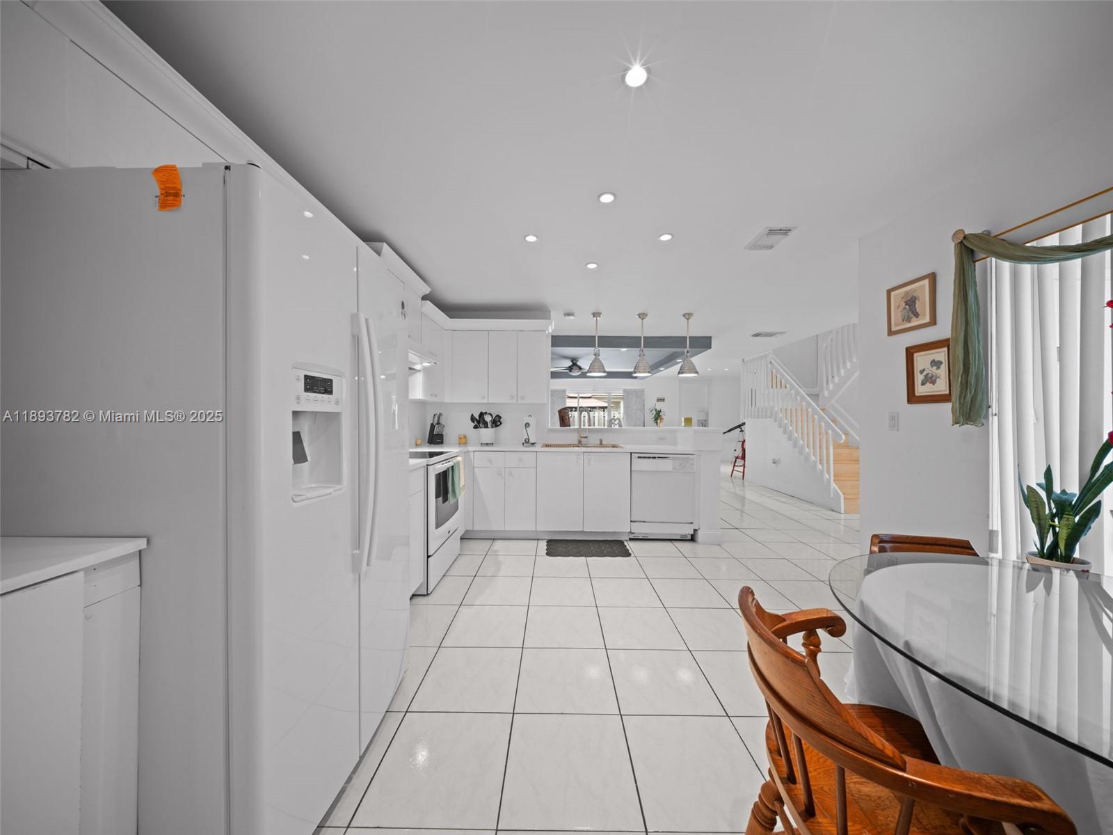 HEFTLERS LAGO MAR WEST - Residential