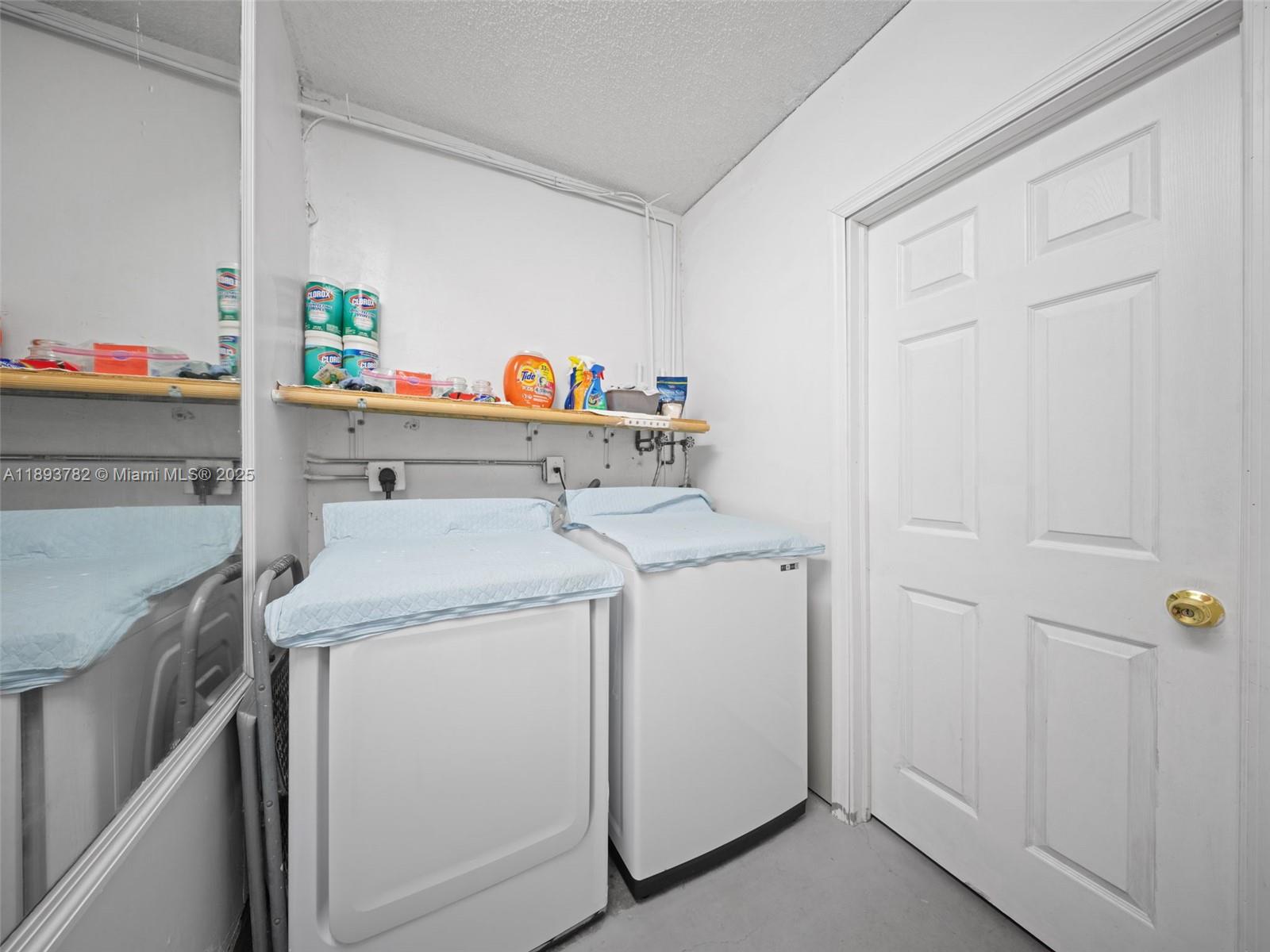 HEFTLERS LAGO MAR WEST - Residential