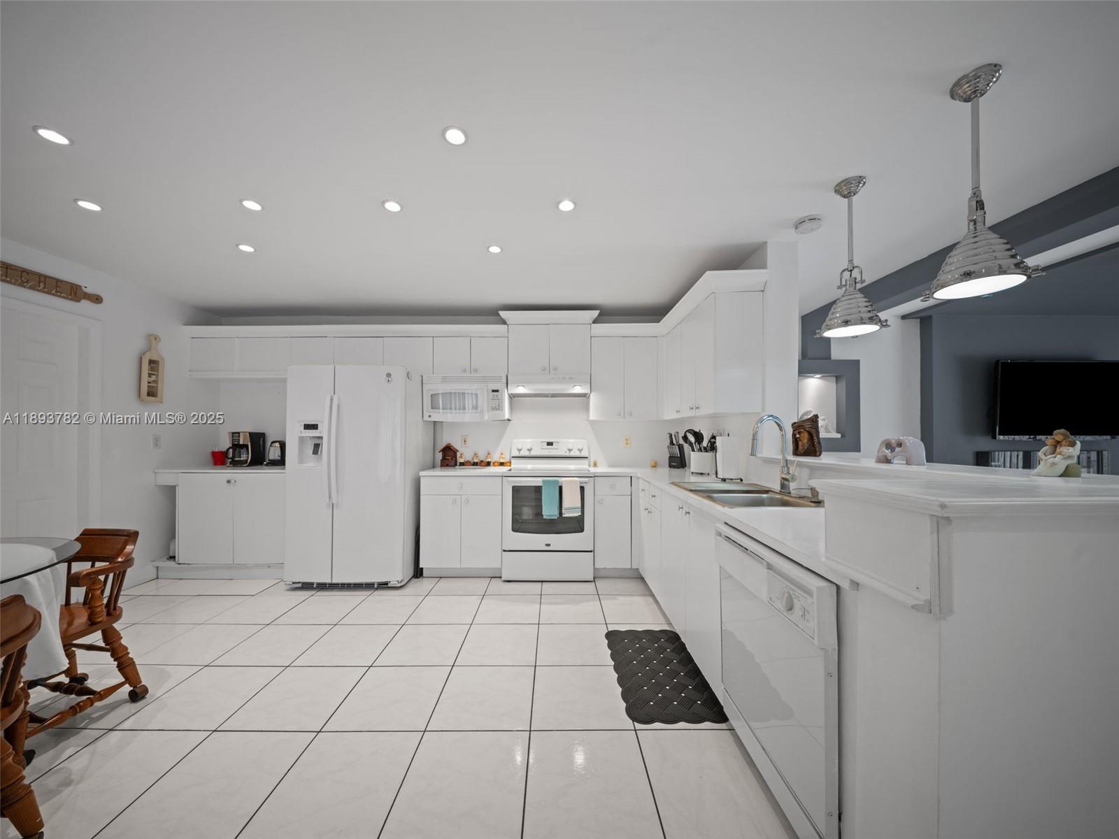 HEFTLERS LAGO MAR WEST - Residential