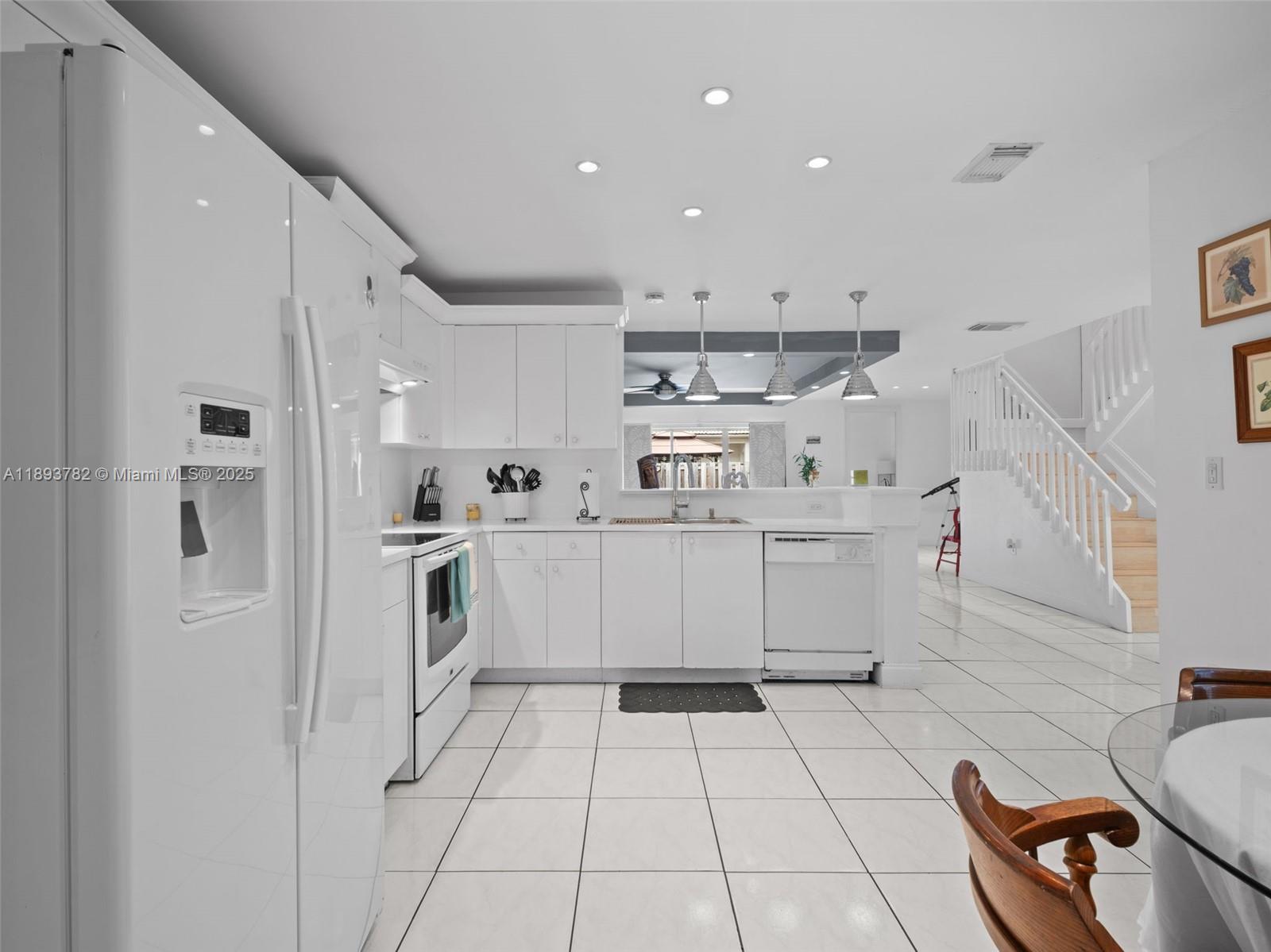 HEFTLERS LAGO MAR WEST - Residential