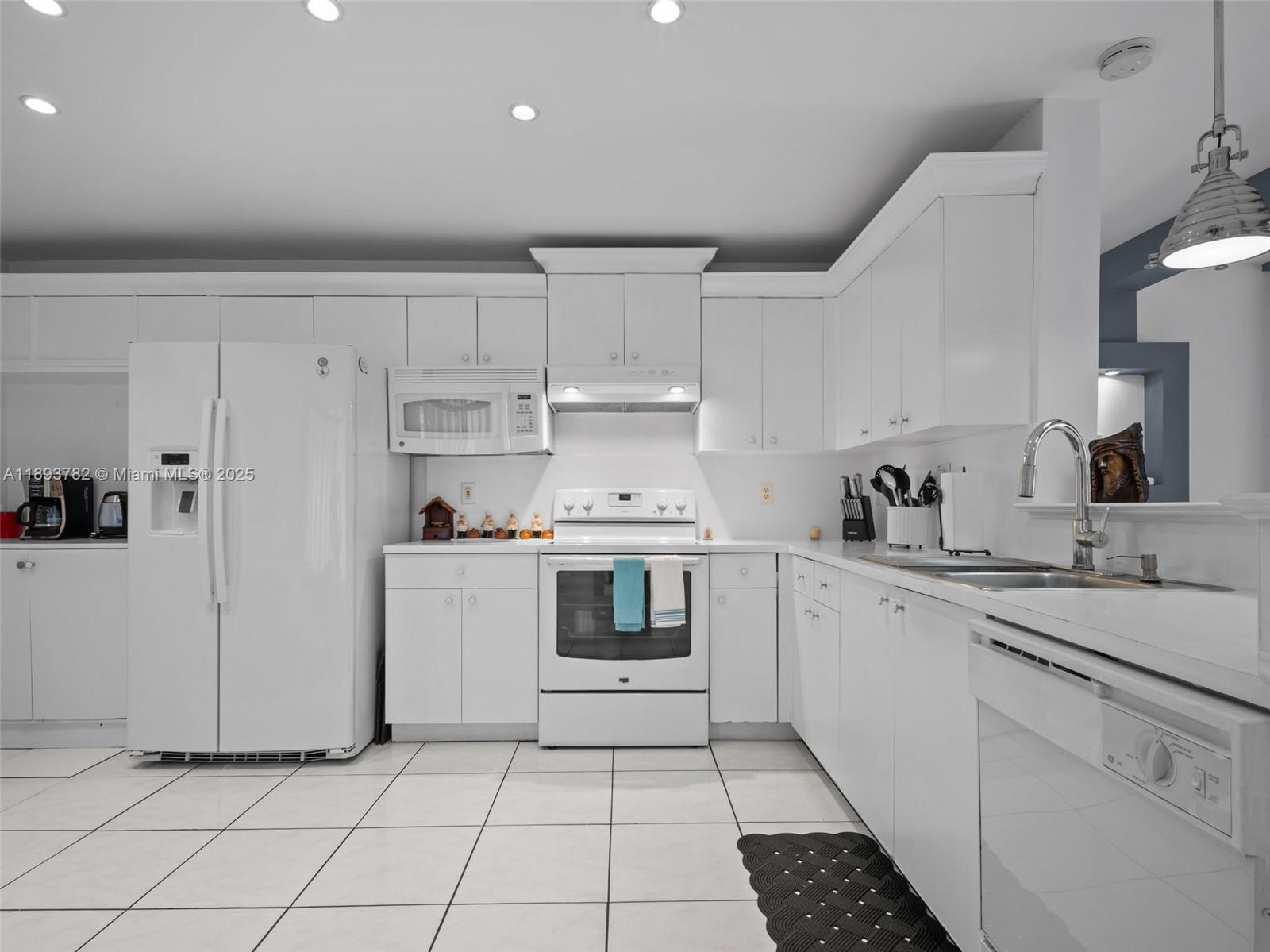 HEFTLERS LAGO MAR WEST - Residential