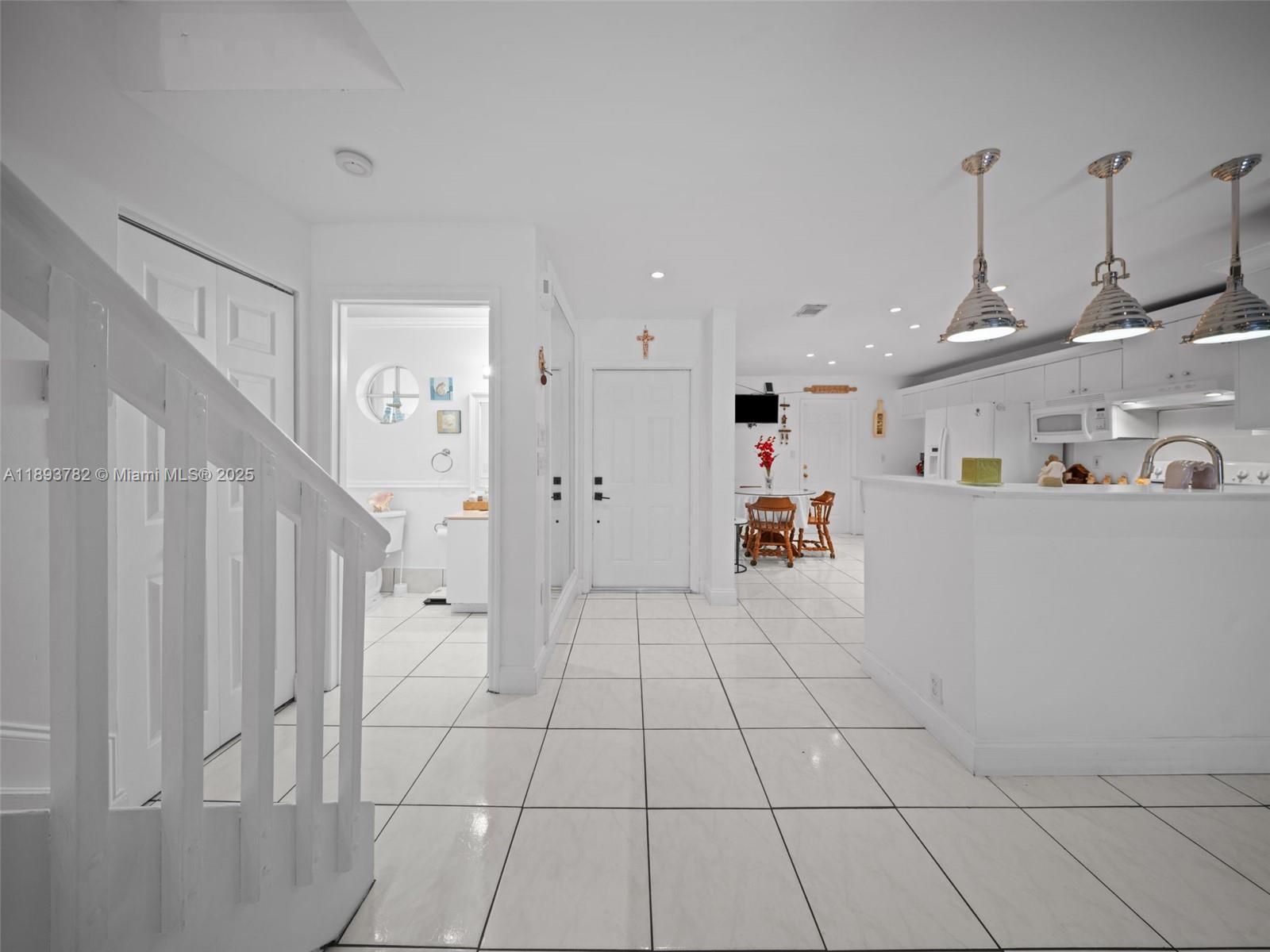 HEFTLERS LAGO MAR WEST - Residential