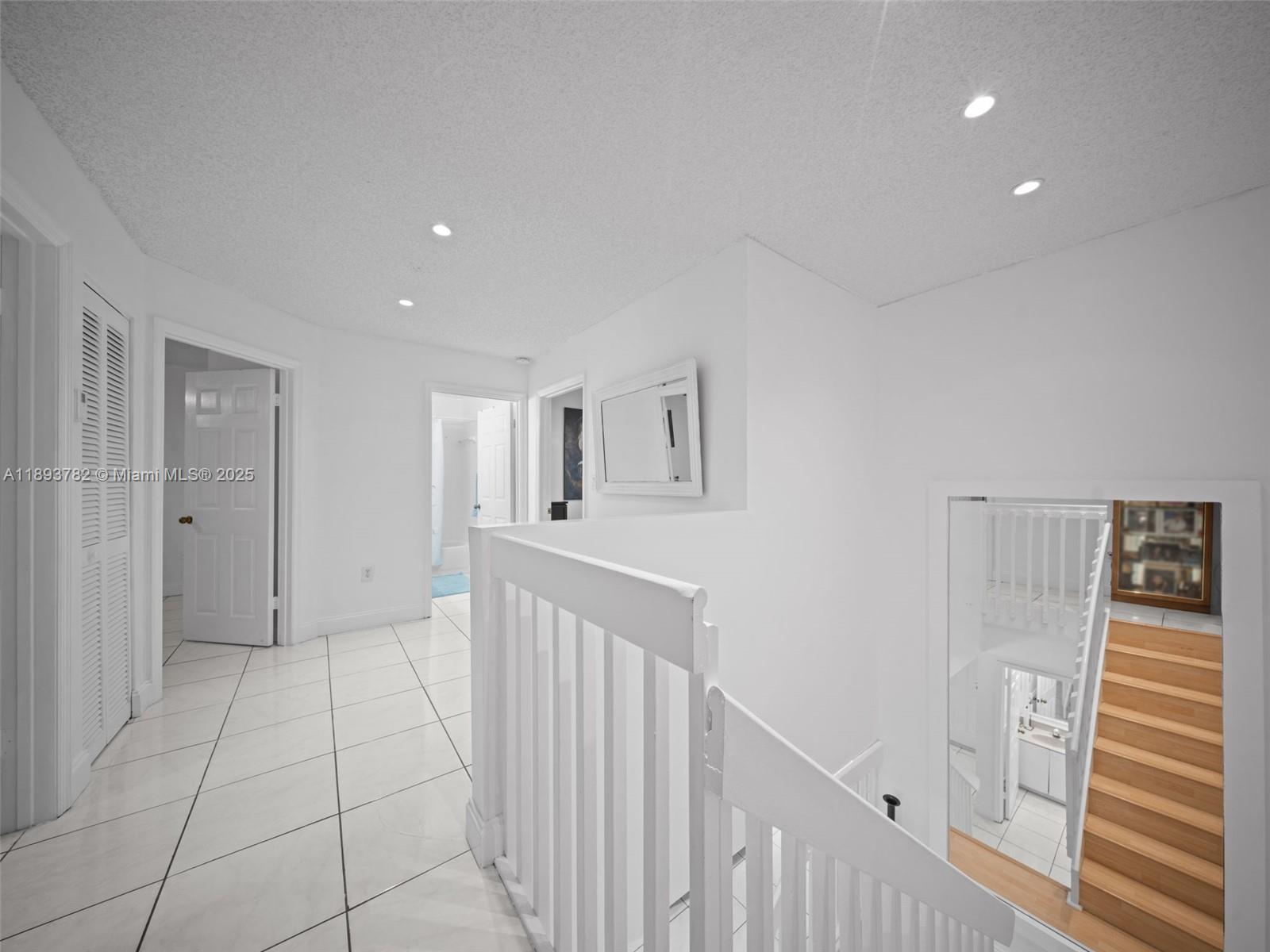 HEFTLERS LAGO MAR WEST - Residential