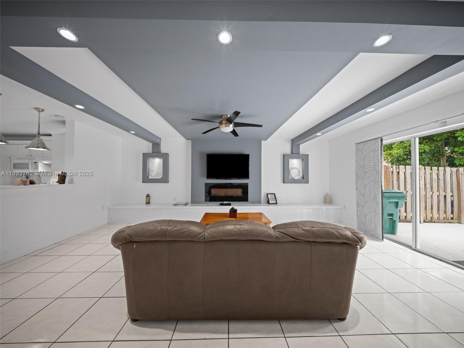 HEFTLERS LAGO MAR WEST - Residential