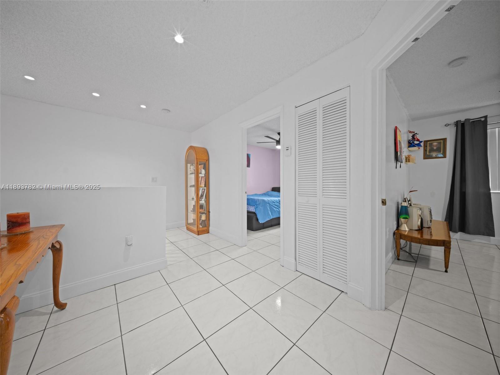 HEFTLERS LAGO MAR WEST - Residential