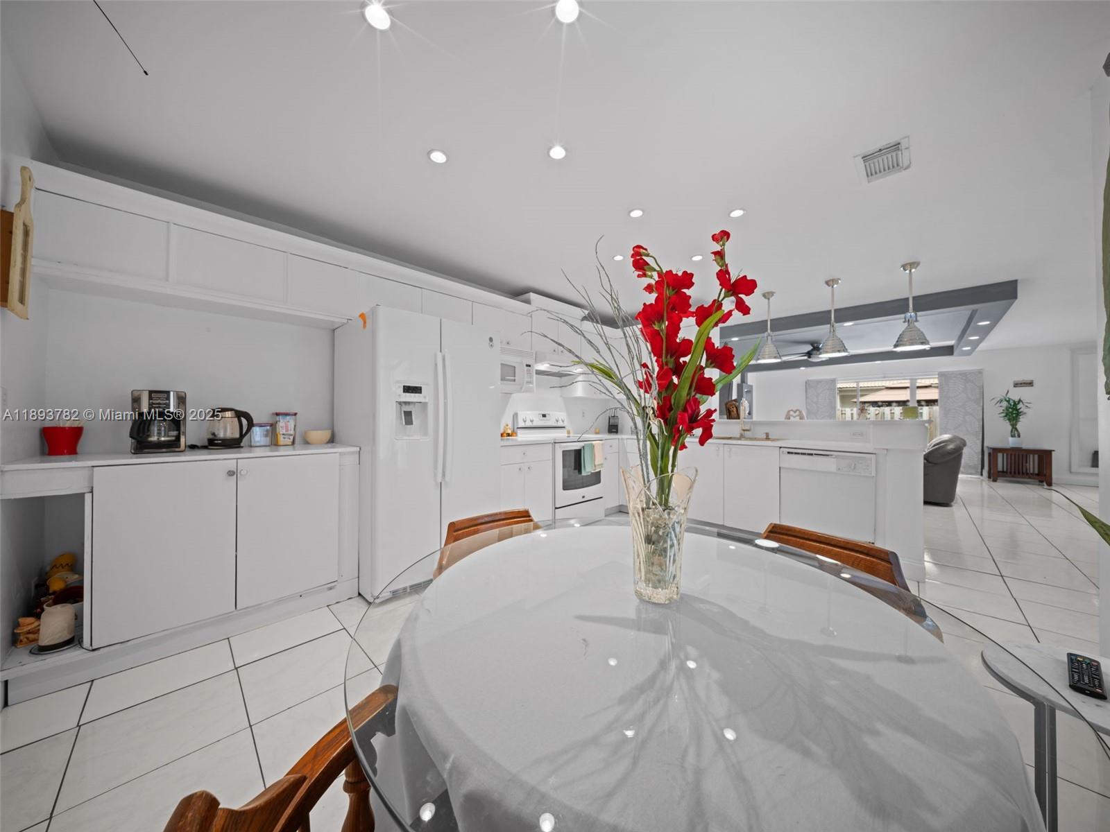 HEFTLERS LAGO MAR WEST - Residential