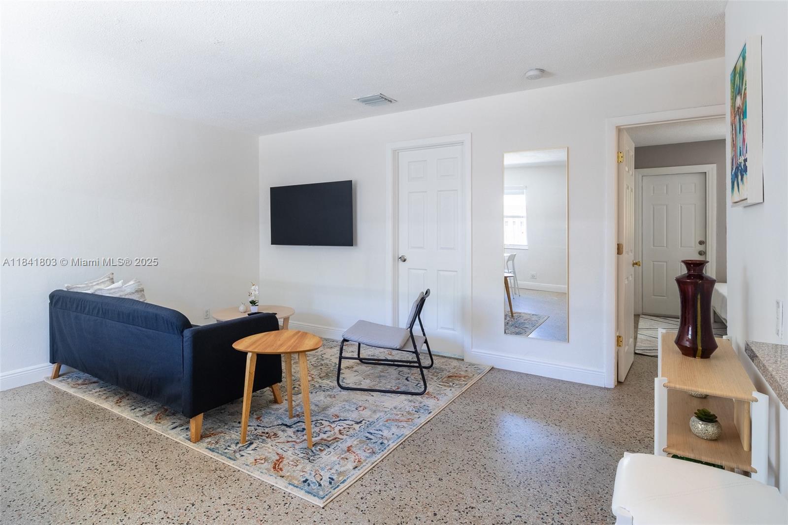 605 SW 14th Ter