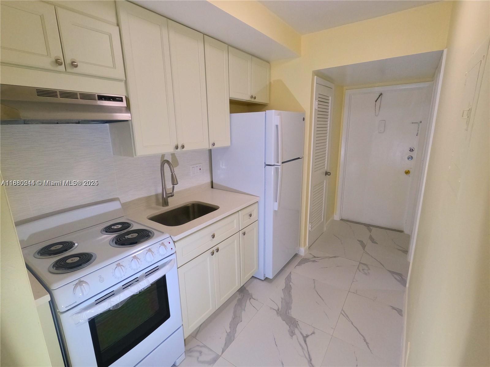 SPANISH OAKS CONDO - Residential Lease