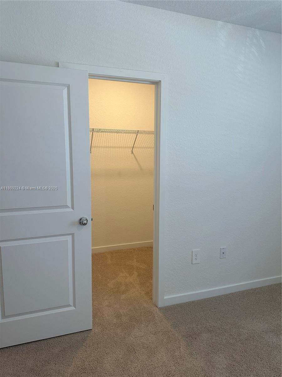 MIAMI LAND AND DEVELOPMEN - Residential Lease