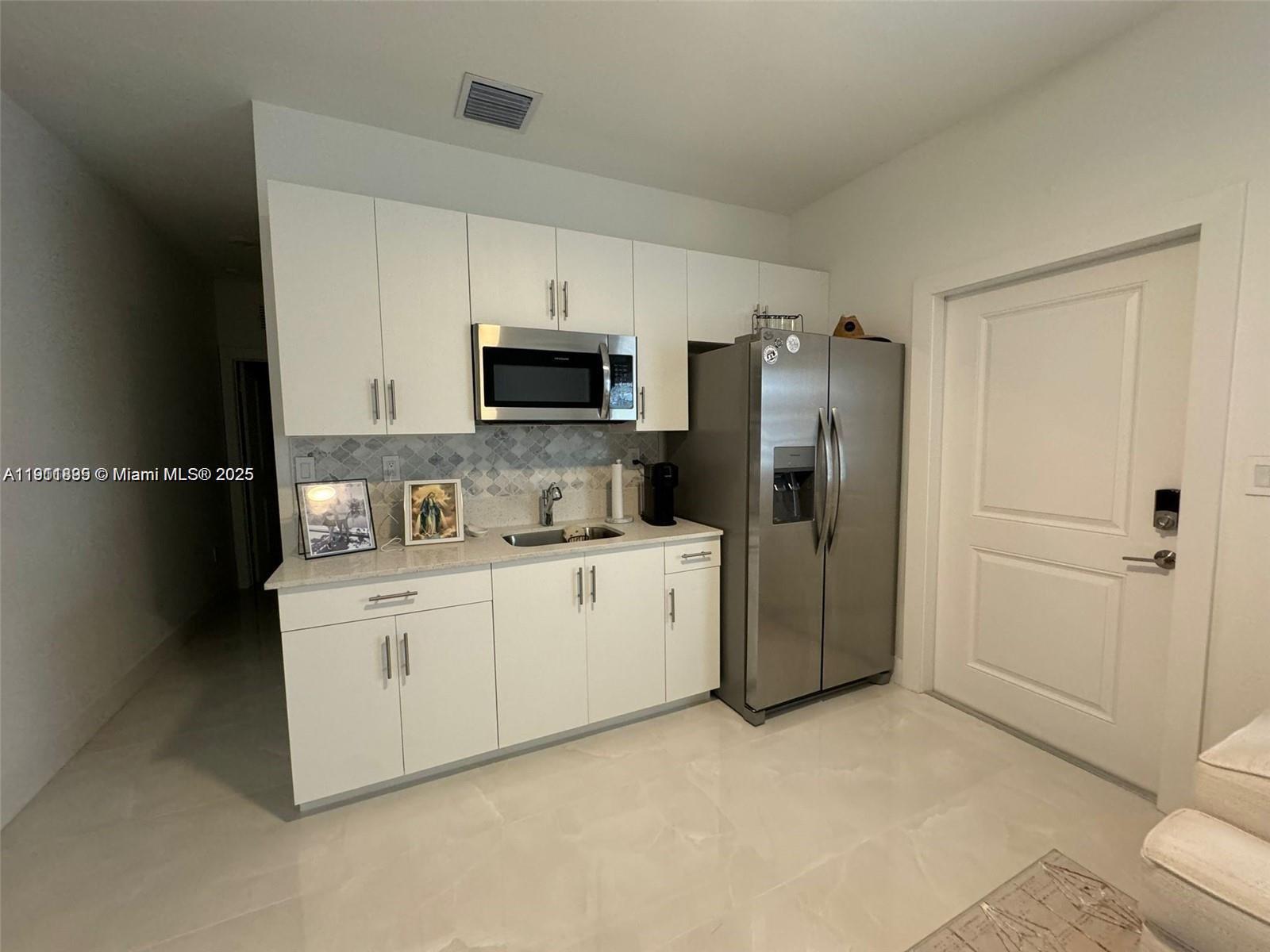 ESTATES AT SILVER PALM - Residential Lease