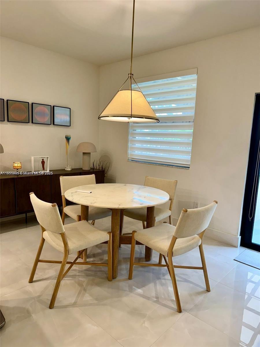 ESTATES AT SILVER PALM - Residential Lease