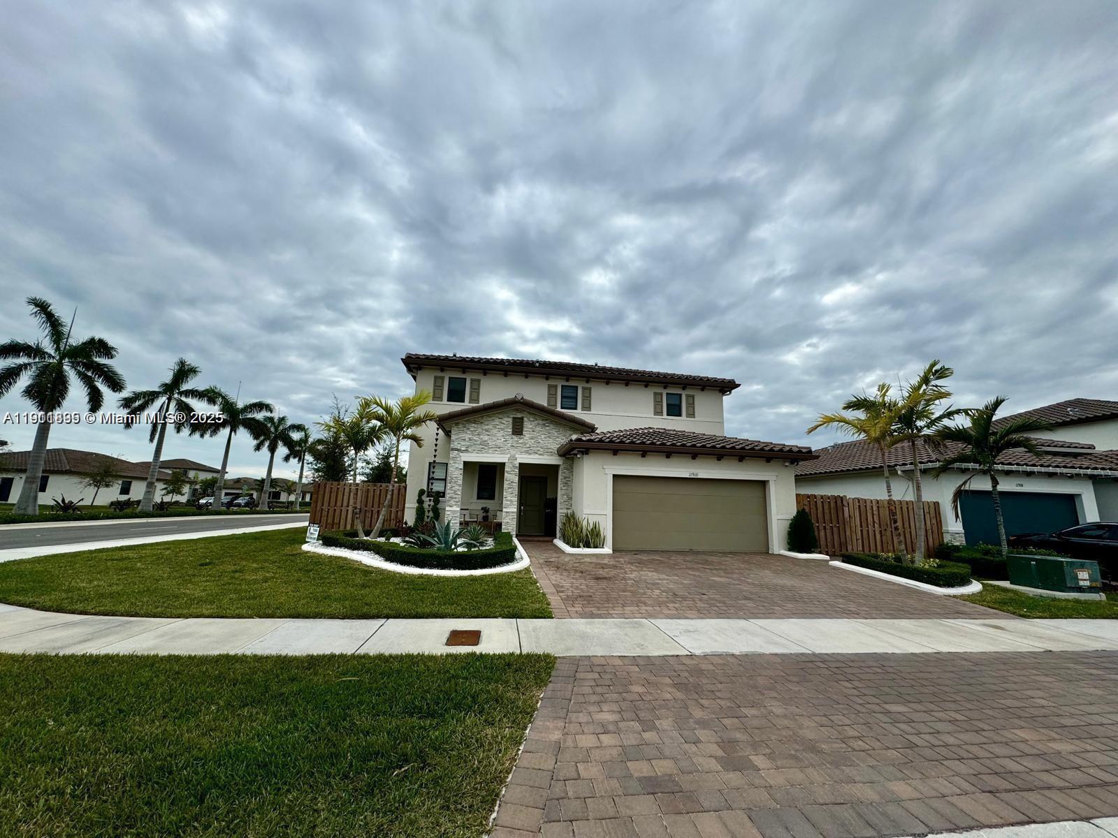 ESTATES AT SILVER PALM - Residential Lease