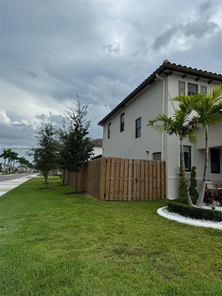 ESTATES AT SILVER PALM - Residential Lease