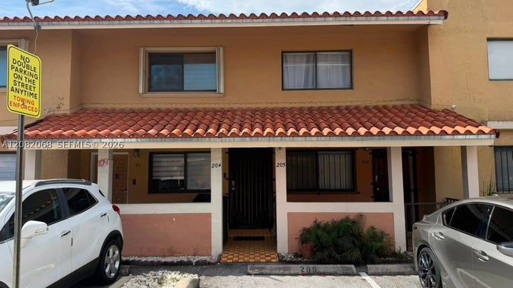 Photo 1 of 20 — 2770 W 61st Pl 204, Hialeah, FL 33016