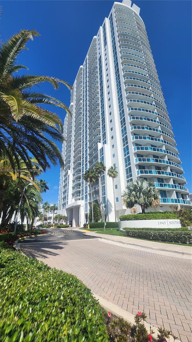 1945 S Ocean Dr 702