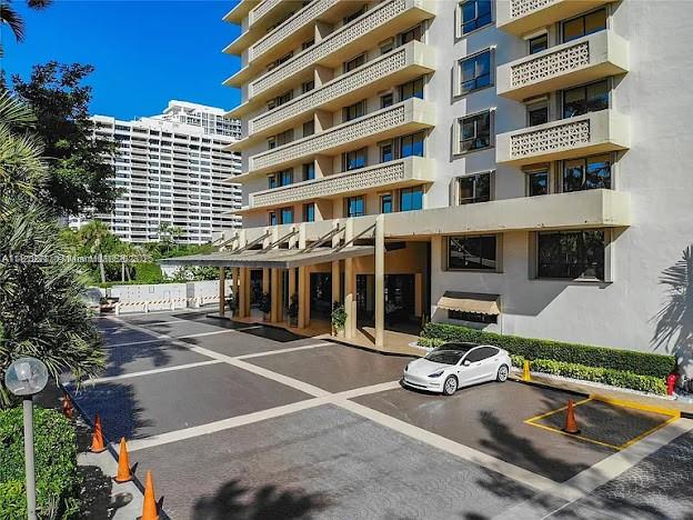 THE PLAZA OF BAL HARBOUR - Residential Lease