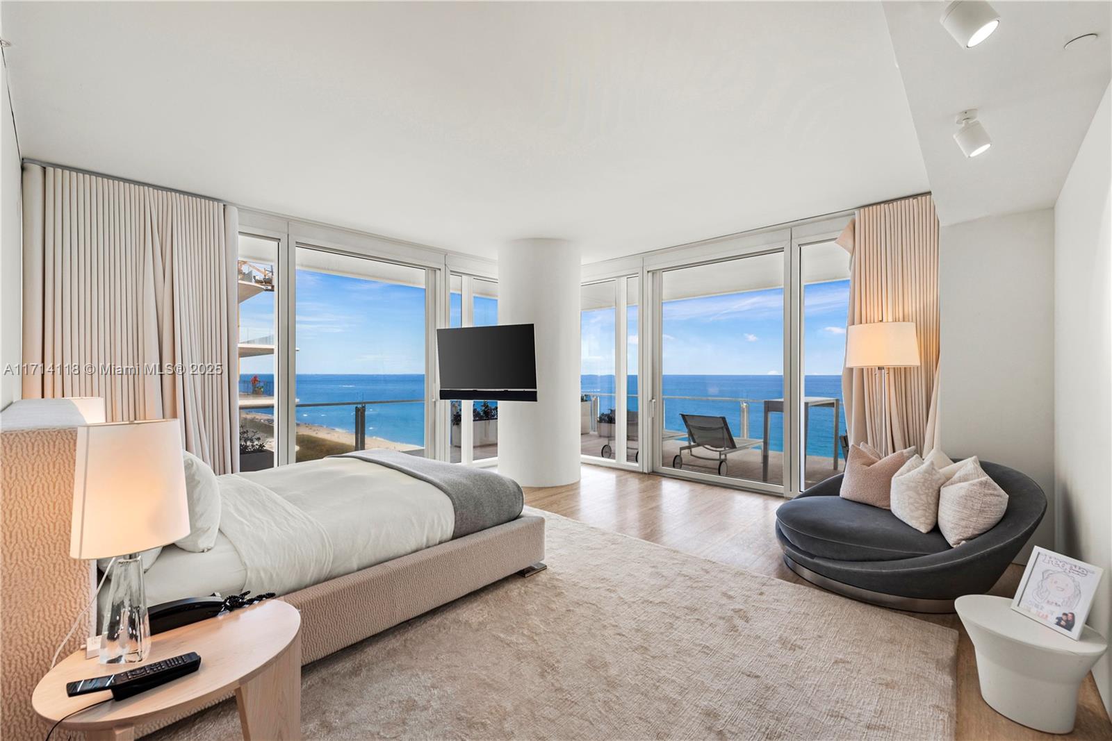 SURF CLUB CONDO - Residential