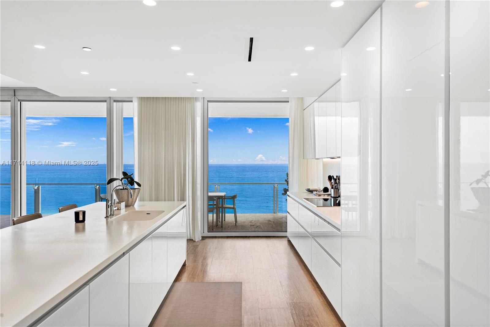 SURF CLUB CONDO - Residential