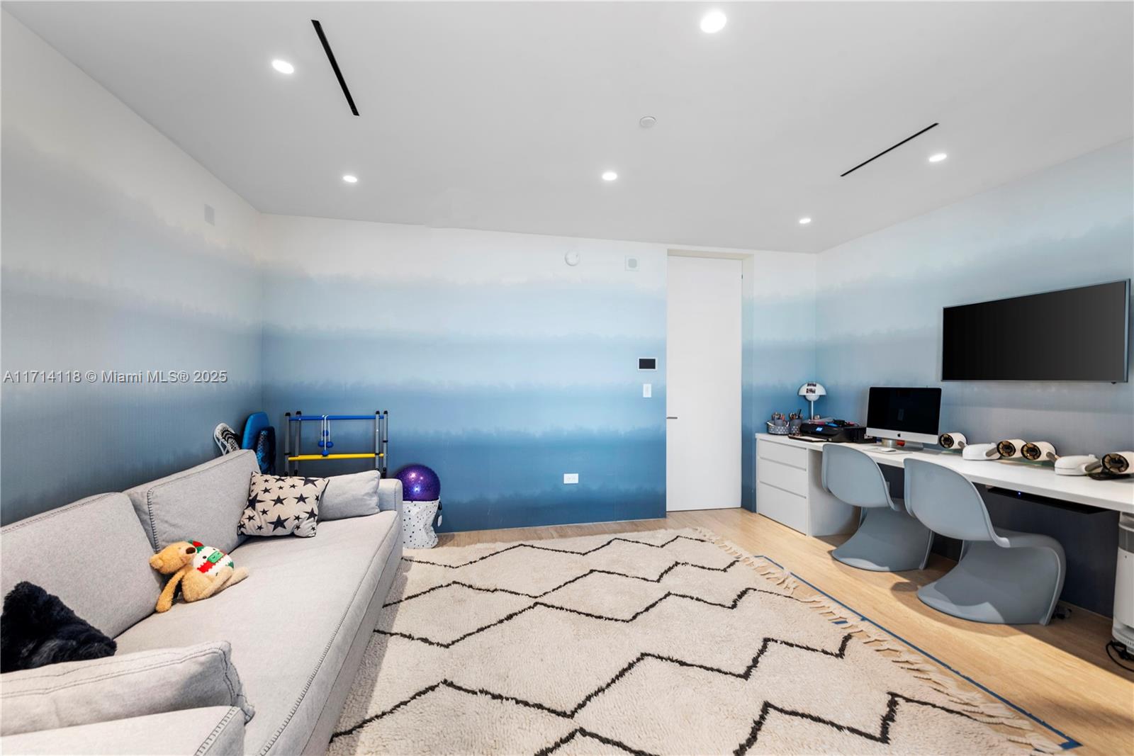 SURF CLUB CONDO - Residential