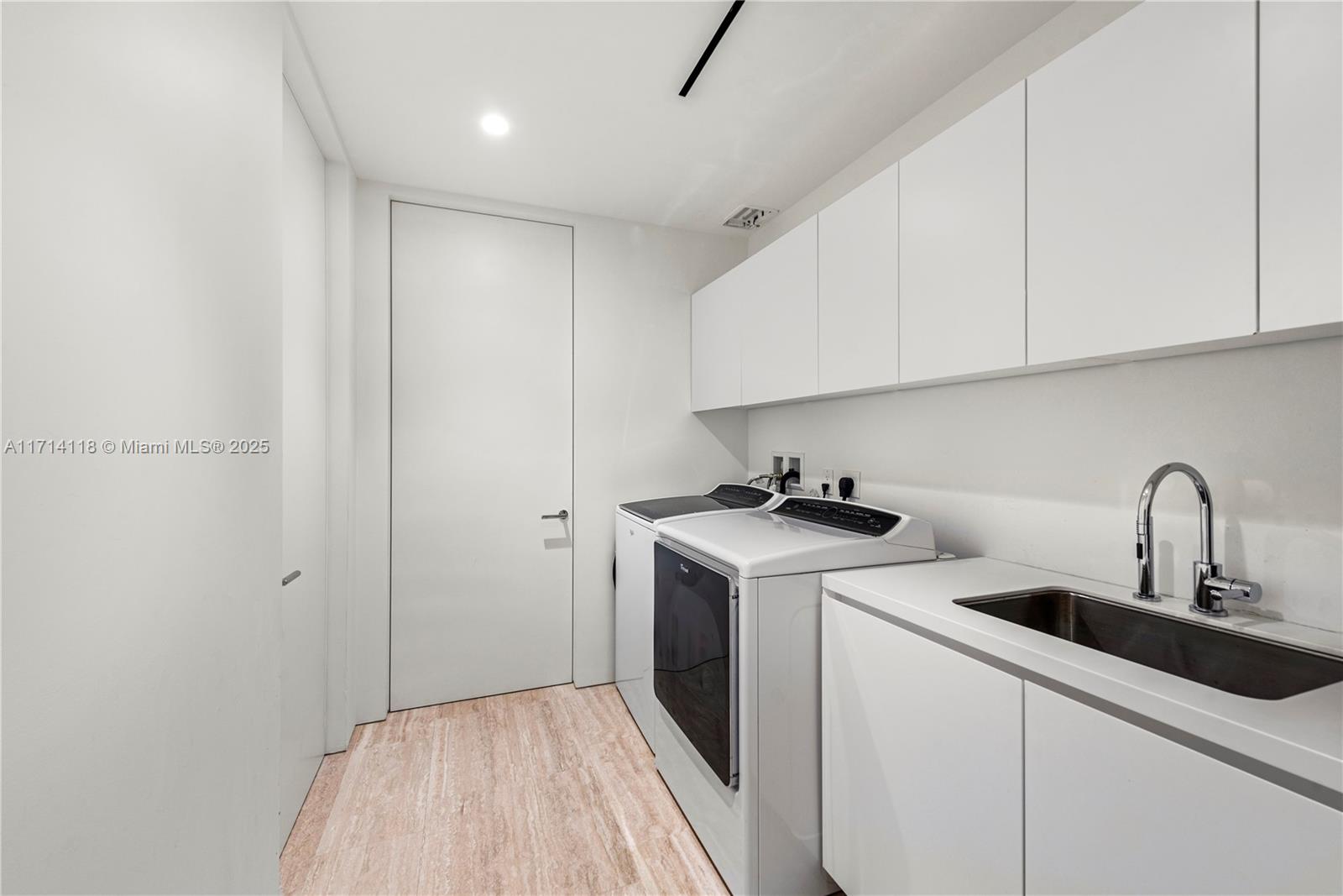 SURF CLUB CONDO - Residential