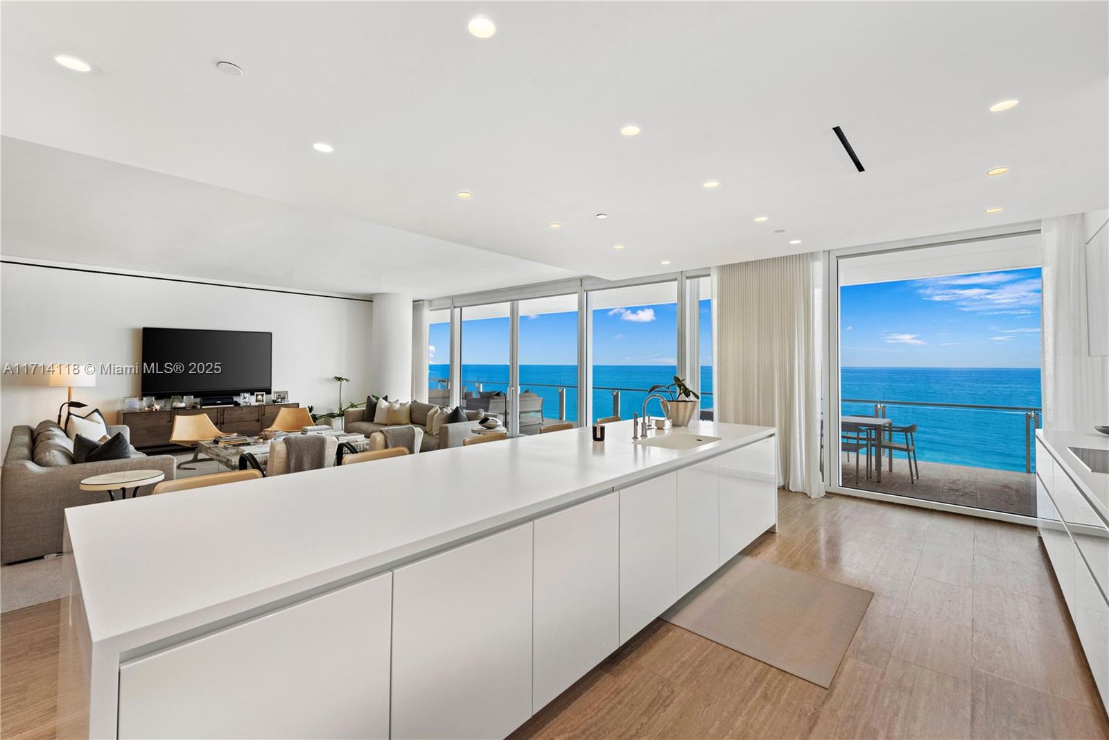 SURF CLUB CONDO - Residential