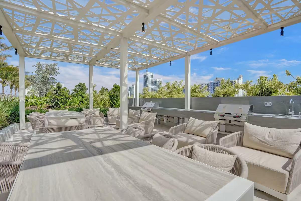 72 park residences - Residential