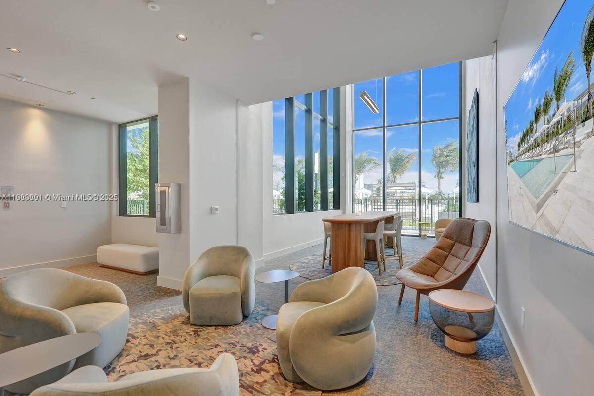 72 park residences - Residential
